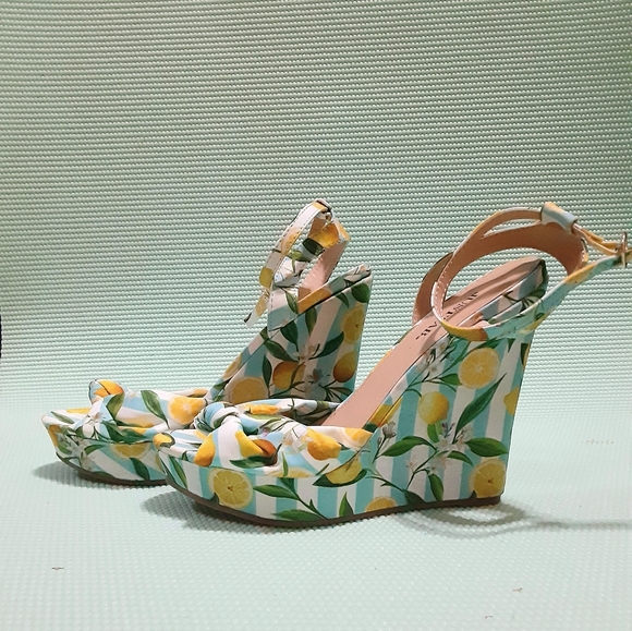 Shoedazzle, blue and yellow, size 6 - Picture 1 of 6